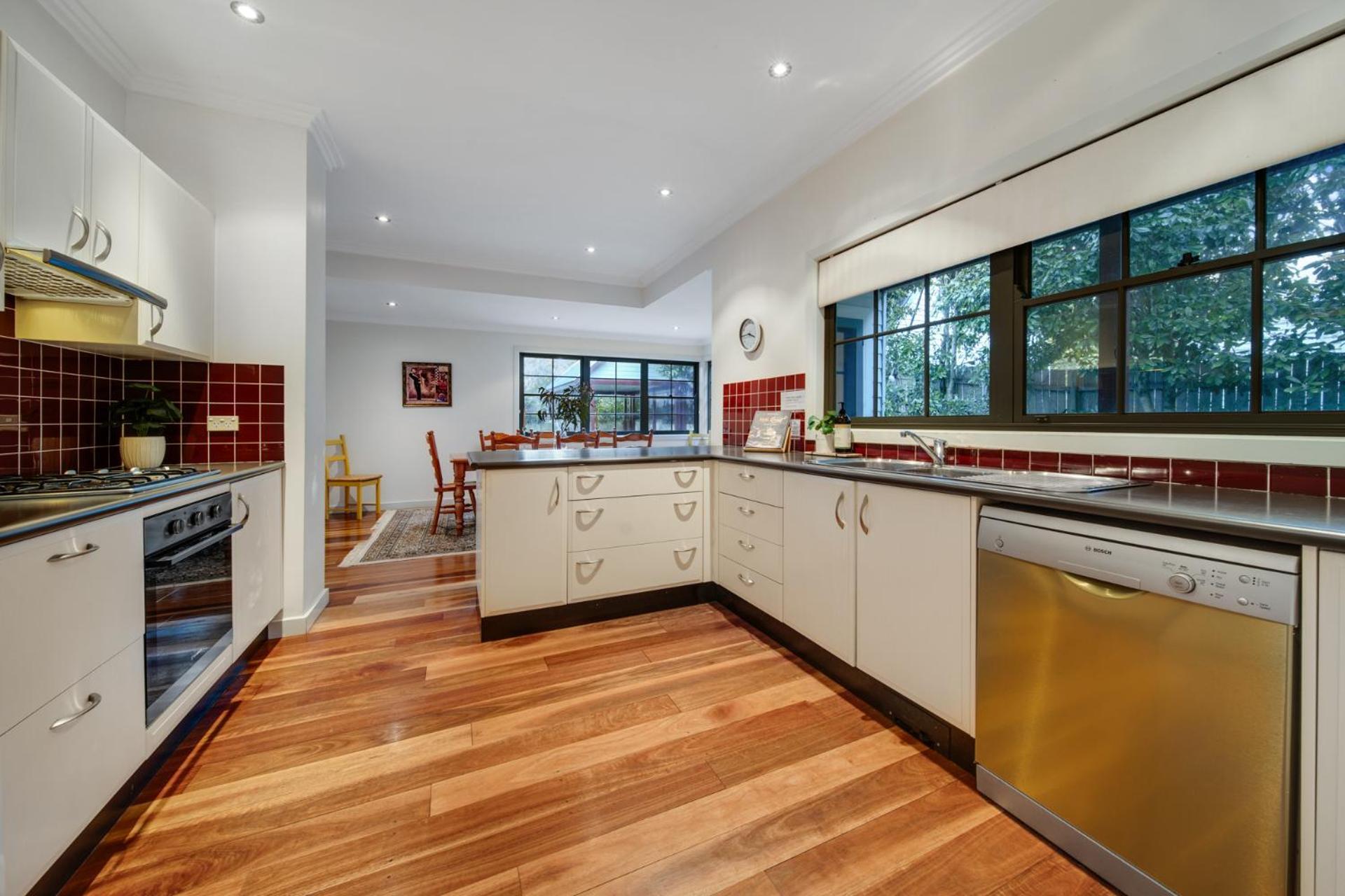 Whispering Pines Cottages Wentworth Falls Room photo