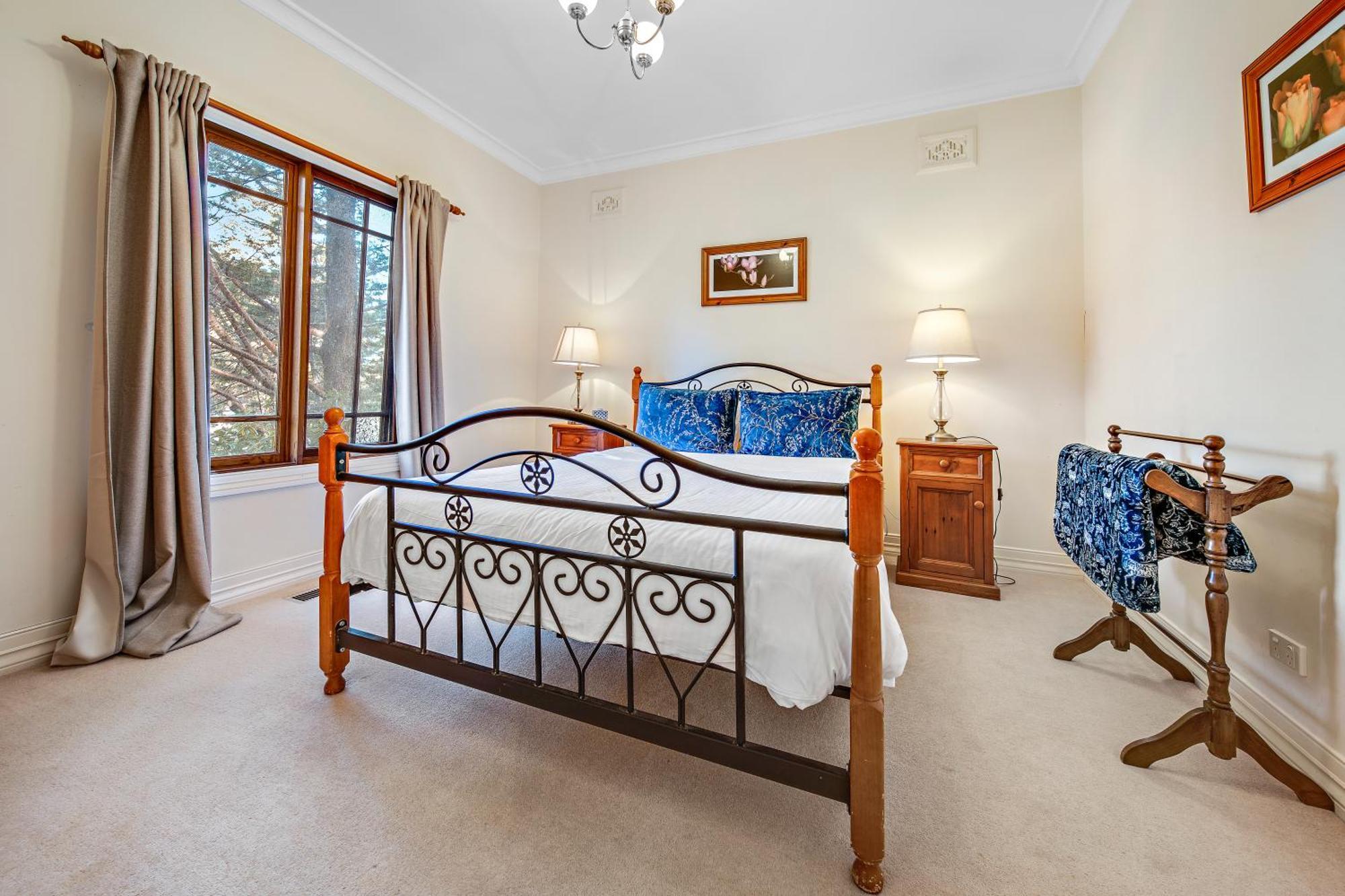 Whispering Pines Cottages Wentworth Falls Room photo